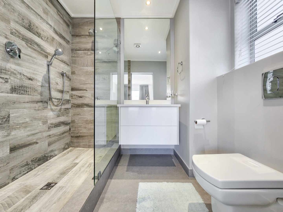 2 Bedroom Property for Sale in Sea Point Western Cape